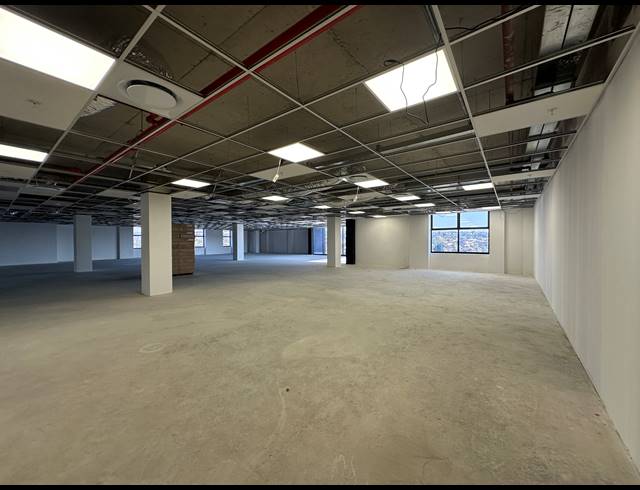 883M² OFFICE TO LET IN GLENADRIENNE